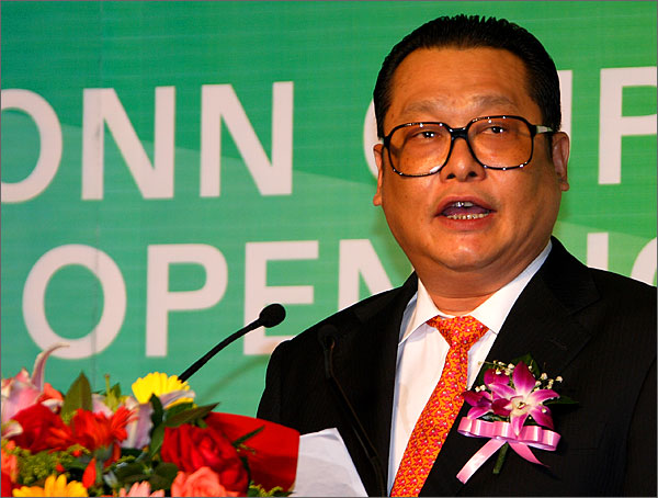 深圳市委常委、副市長(zhǎng)、外運(yùn)會(huì)組委會(huì)主任陳應(yīng)春在開(kāi)幕式上作了重要講話(huà)